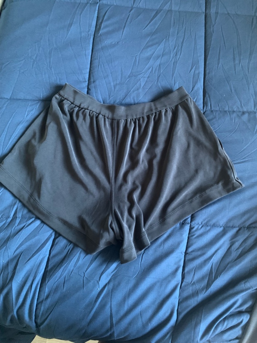 lululemon athletica Black Drapey Softstreme High Rise Black Shorts size Small - Picture 2 of 7